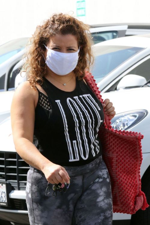 Justina Machado Arrives at DWTS Studio in Los Angeles 2020/09/18 9