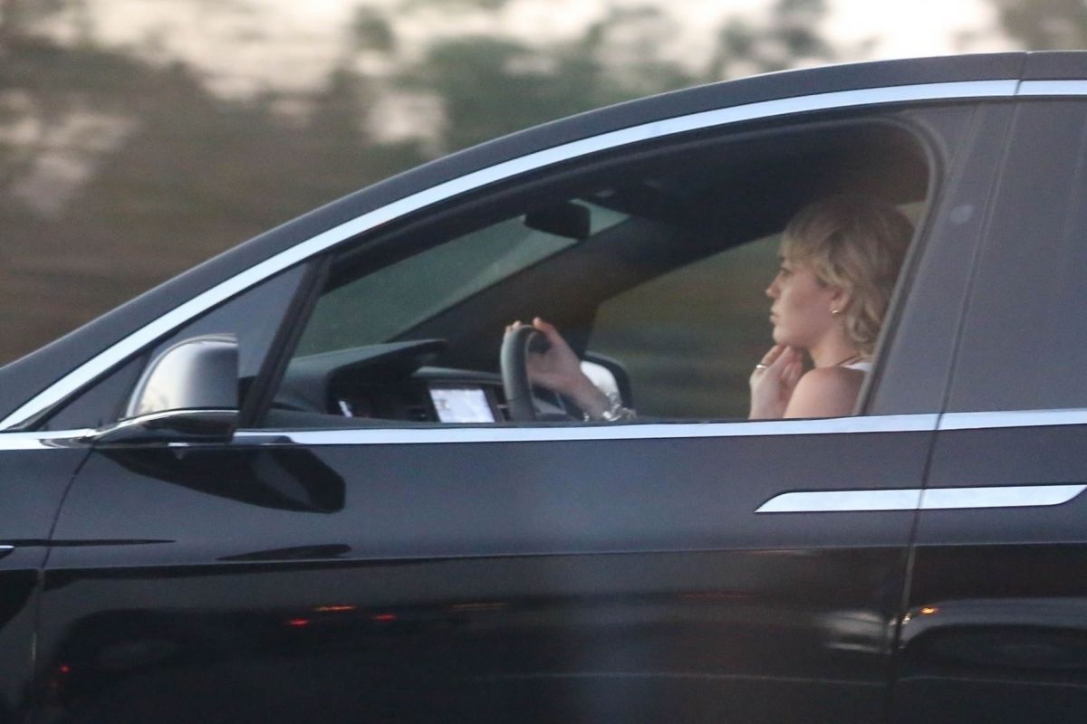 Miley Cyrus Out Driving in Los Angeles 2020/09/19