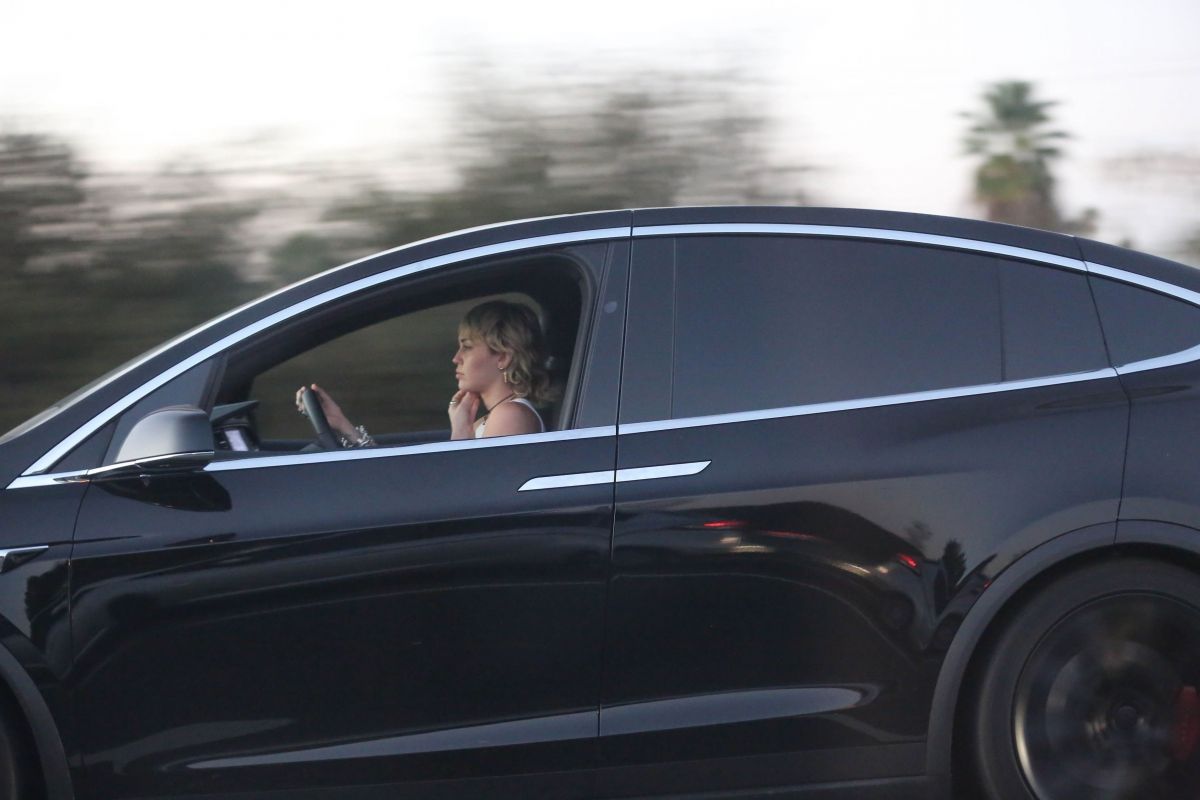 Miley Cyrus Out Driving in Los Angeles 2020/09/19 2