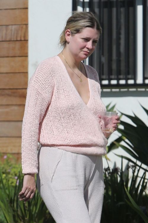 Mischa Barton Outside Her Home in Los Angeles 2020/09/19 1