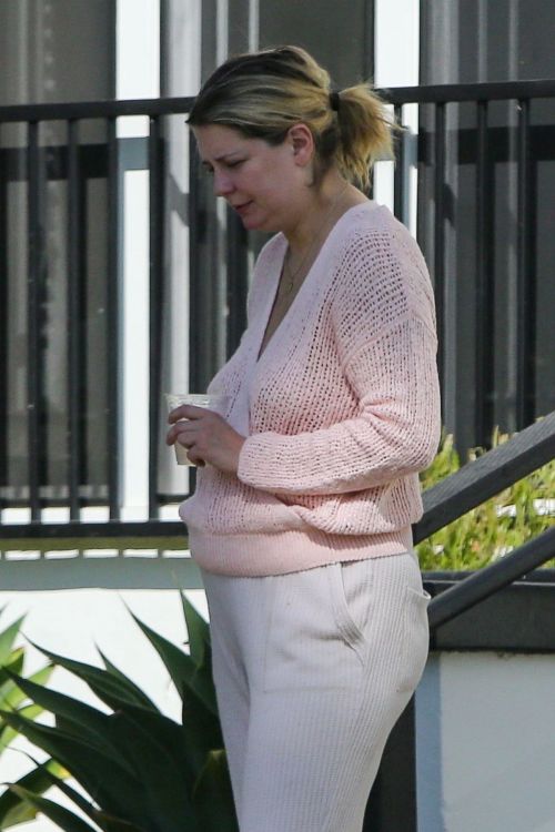 Mischa Barton Outside Her Home in Los Angeles 2020/09/19 2