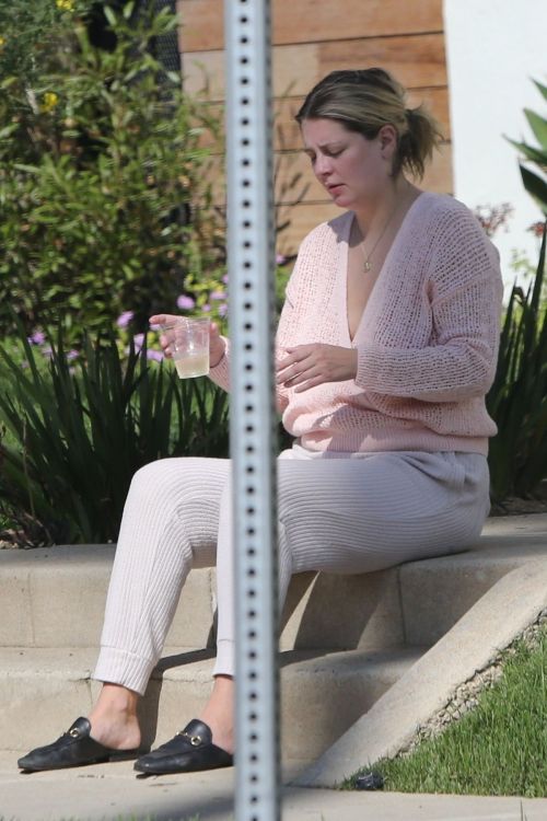 Mischa Barton Outside Her Home in Los Angeles 2020/09/19 6