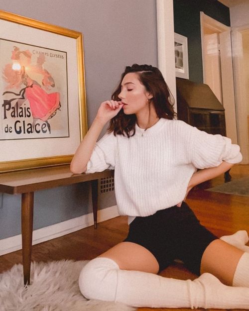 Natalie Dreyfuss at a Home Photoshoot, 2020 Issue