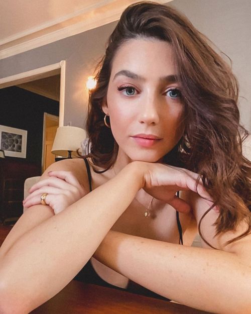 Natalie Dreyfuss at a Home Photoshoot, 2020 Issue 3