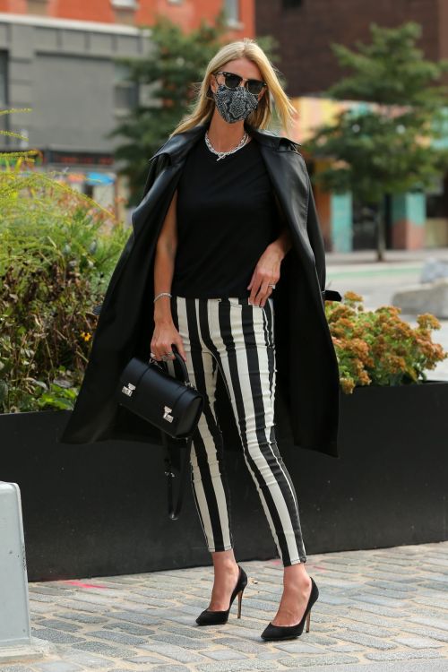 Nicky Hilton Rothschild at Alice + Olivia Come Dance with Us Presentation at New York Fashion Week 2020/09/16 6
