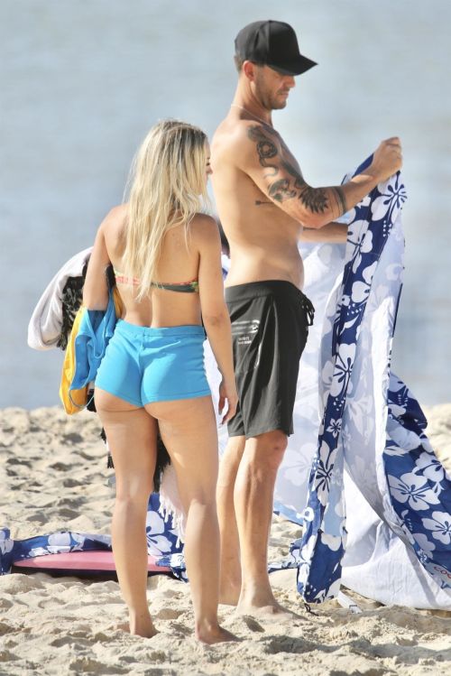 Tammy Hembrow in Bikini at Currumbin Beach, Australia 2020/09/20