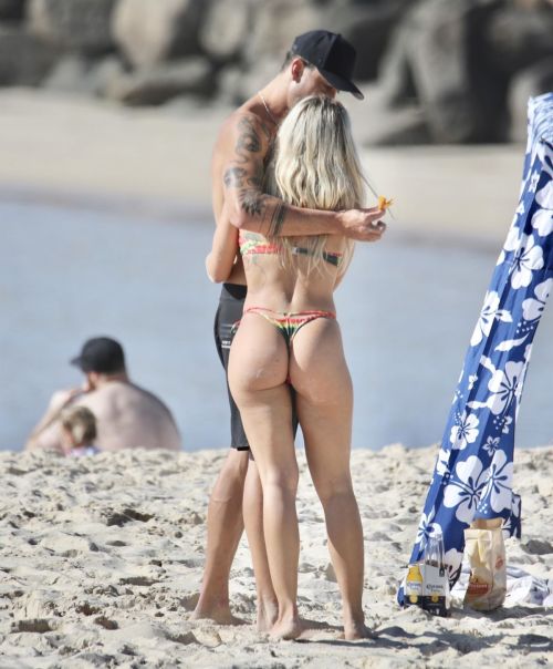 Tammy Hembrow in Bikini at Currumbin Beach, Australia 2020/09/20 2