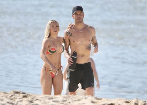 Tammy Hembrow in Bikini at Currumbin Beach, Australia 2020/09/20 5