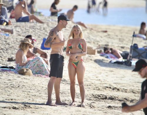 Tammy Hembrow in Bikini at Currumbin Beach, Australia 2020/09/20