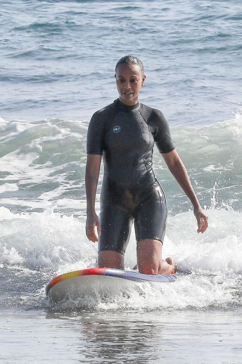 Zoe Saldana in Wetsuit at Surf Session in Malibu 2020/09/20 12