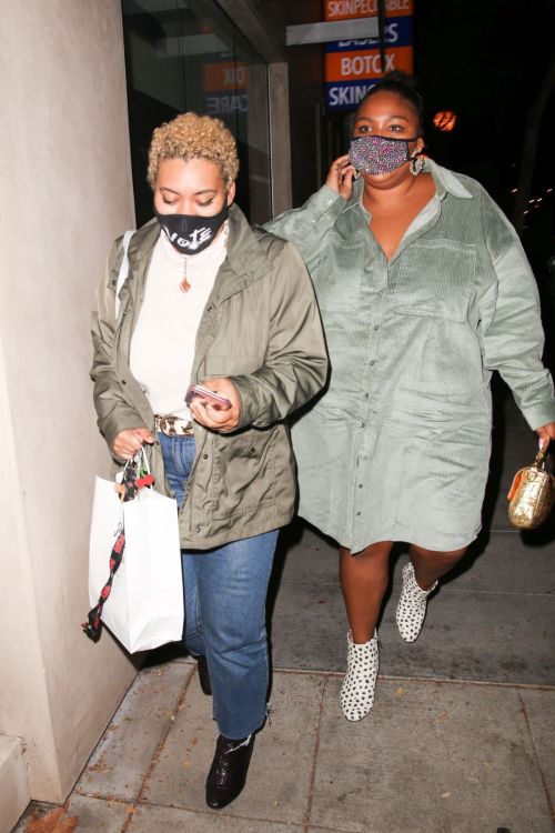 American Singer Lizzo Out for Dinner in West Hollywood 2020/10/24 2