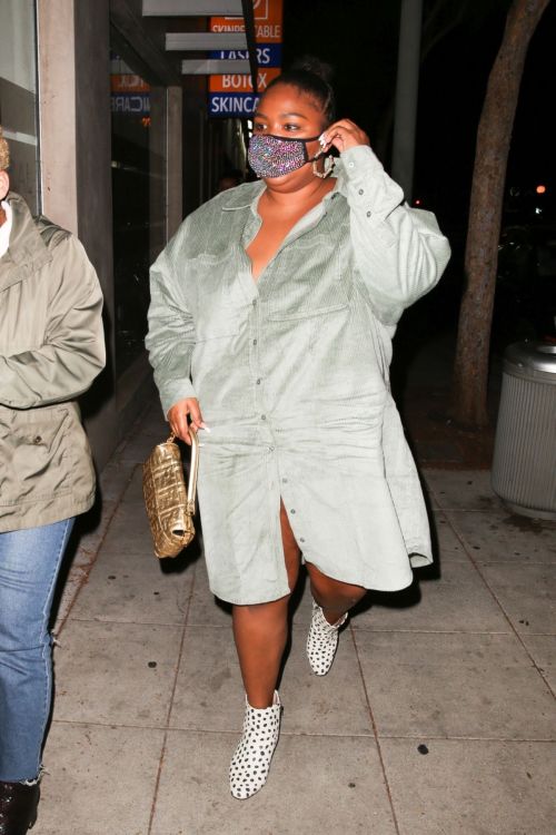 American Singer Lizzo Out for Dinner in West Hollywood 2020/10/24 3