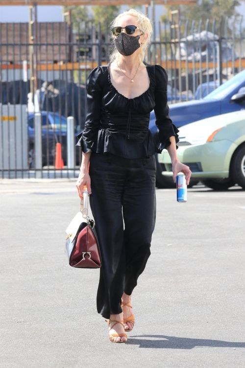 Anne Heche All in Black at DWTS Studio in Los Angeles 2020/10/01