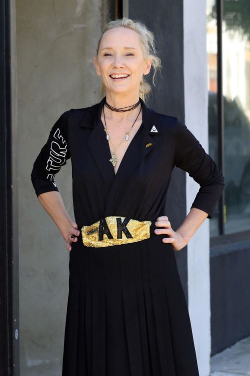Anne Heche at a Dance Studio in Los Angeles 2020/10/02 1