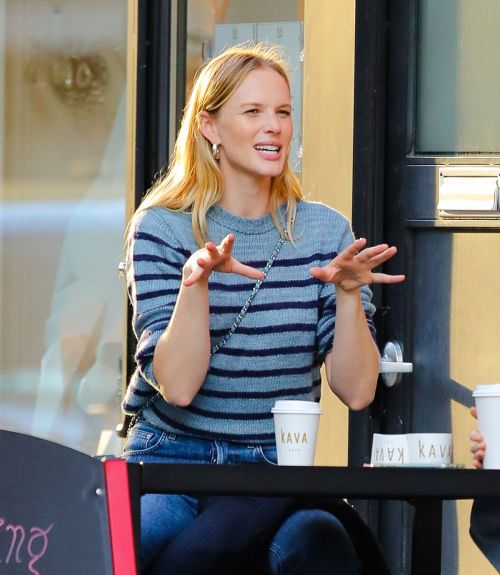 Anne Vyalitsyna Out for Coffee at The Kava in New York 2020/10/23 6