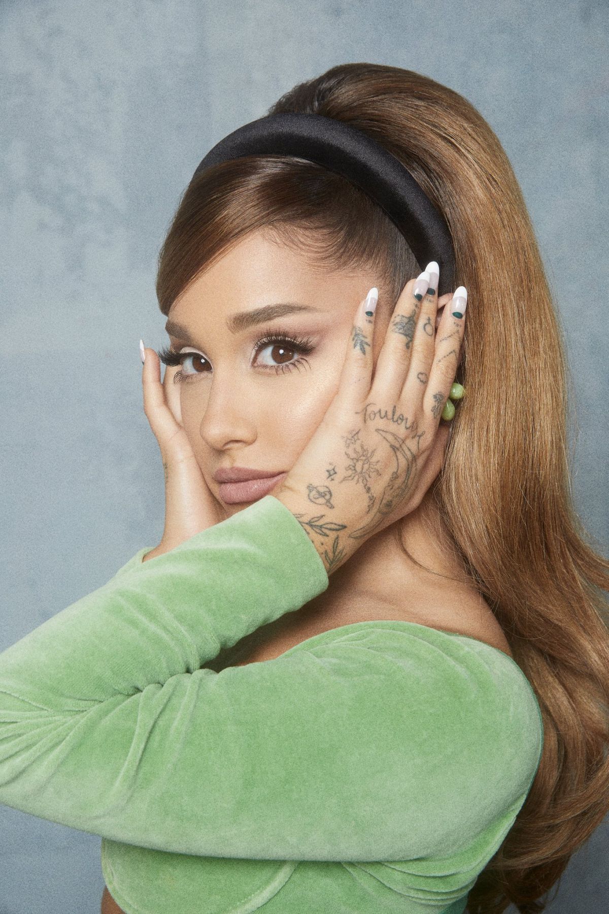 Ariana Grande Beautiful Photoshoot Photos October 2020 4