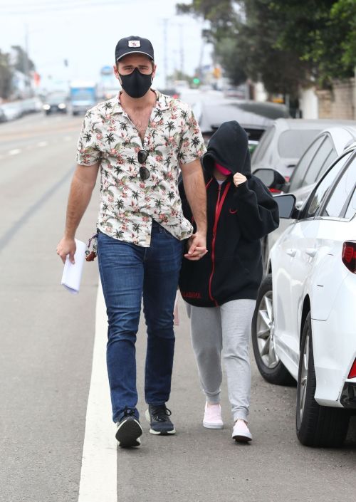 Ariel Winter and Luke Benward Out in Malibu 2020/10/22 8