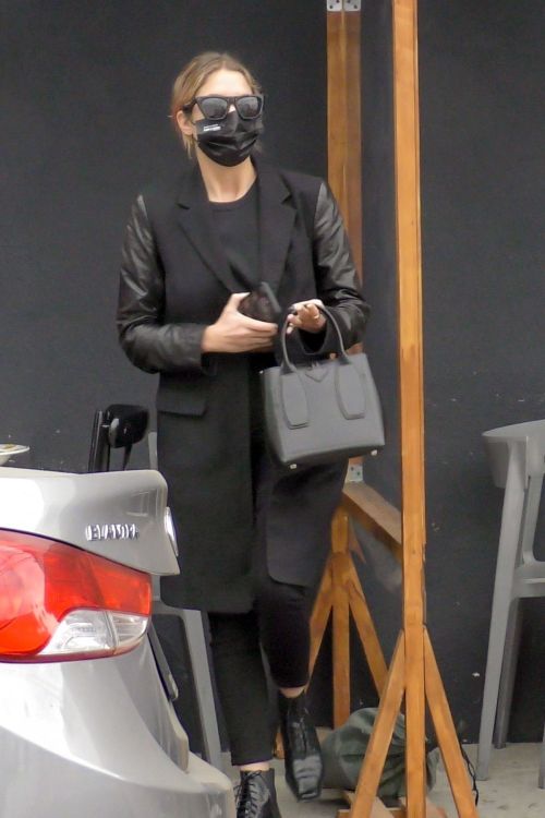 Ashley Benson Out for Lunch in Los Feliz 2020/10/24 1