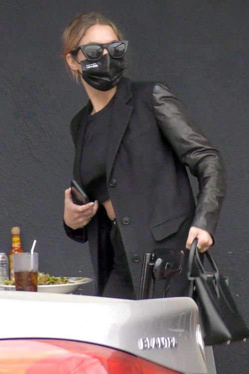 Ashley Benson Out for Lunch in Los Feliz 2020/10/24 2