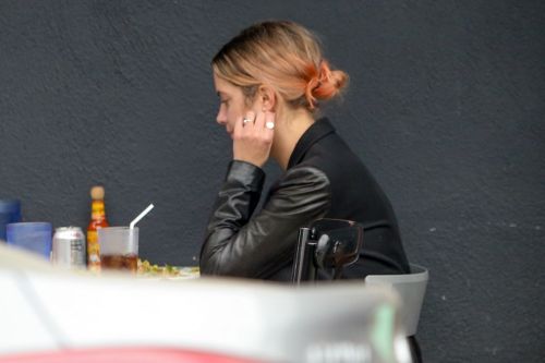 Ashley Benson Out for Lunch in Los Feliz 2020/10/24 9