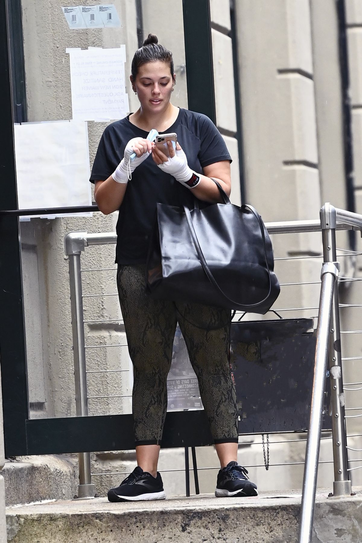 Ashley Graham Leaves a gym in New York 2020/10/02