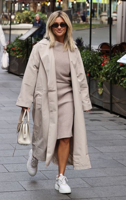 Ashley Roberts in Long Coat Leaves Heart Radio in London 2020/09/25 1
