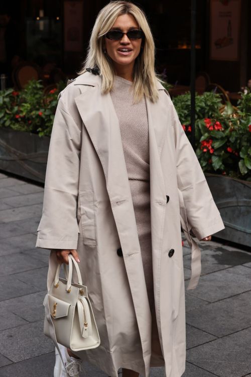 Ashley Roberts in Long Coat Leaves Heart Radio in London 2020/09/25 2