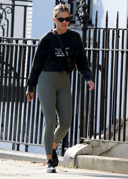 Ashley Roberts in Tights Out and About in London 2020/09/24 1