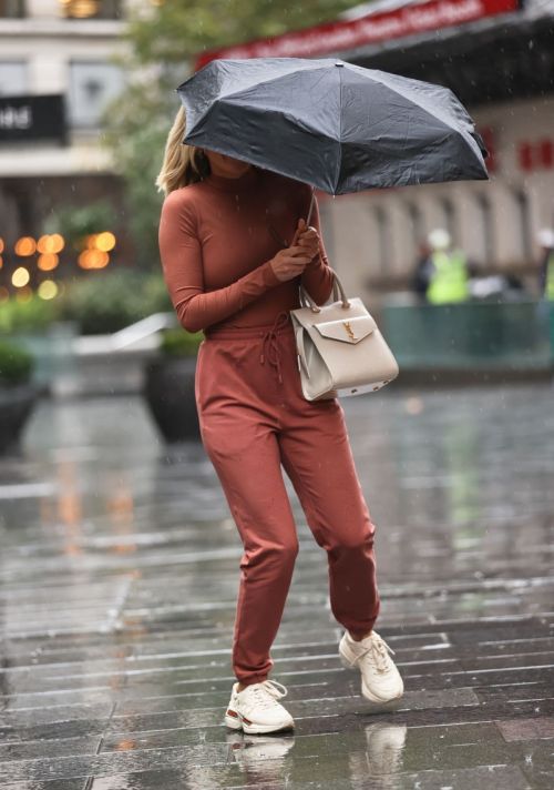 Ashley Roberts Leaves Global Studios in London 2020/10/02