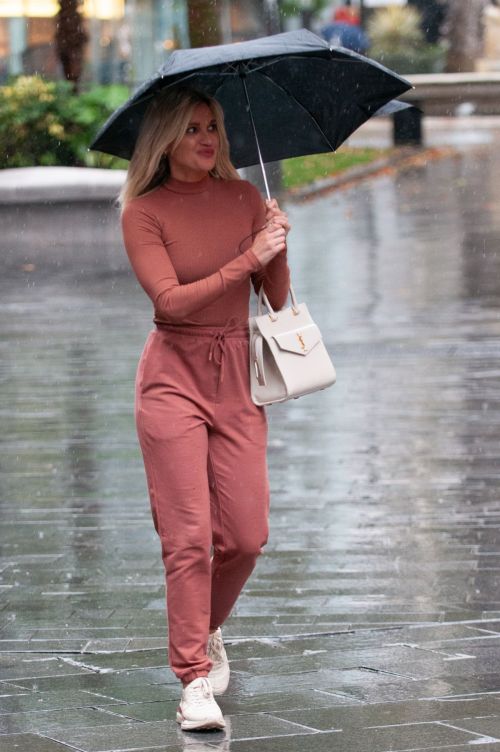Ashley Roberts Leaves Global Studios in London 2020/10/02 12