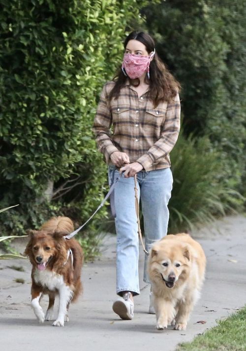 Aubrey Plaza and Jeff Baena Out with Their Dogs in Los Feliz 2020/10/24