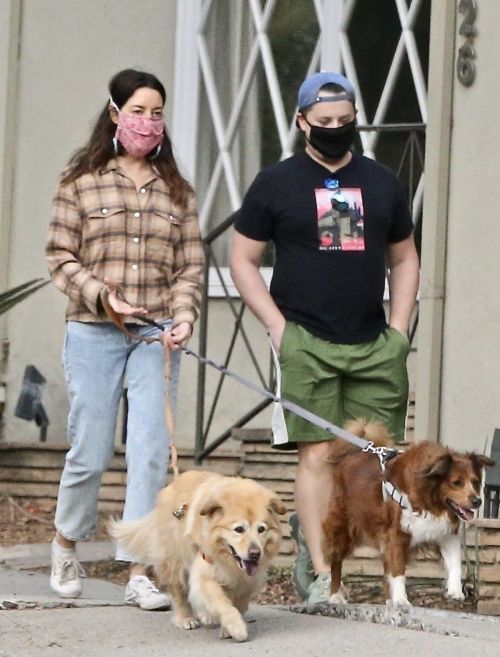 Aubrey Plaza and Jeff Baena Out with Their Dogs in Los Feliz 2020/10/24