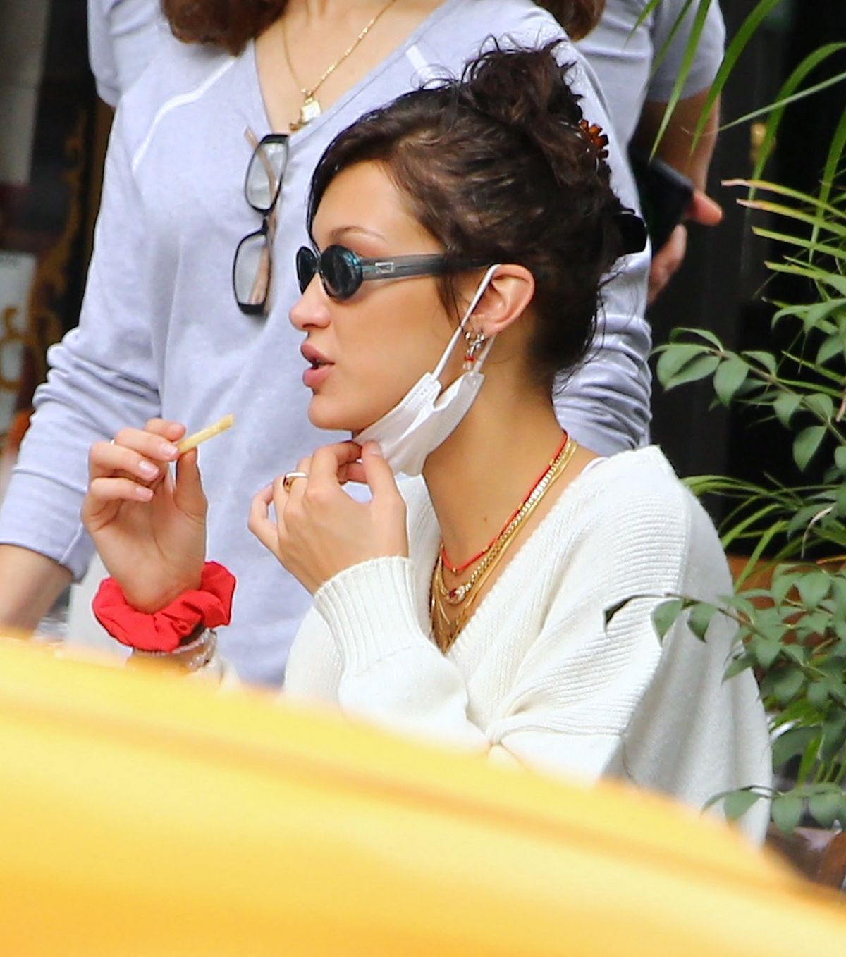 Bella Hadid eating french fries at Three Guys in New York 2020/09/24 4