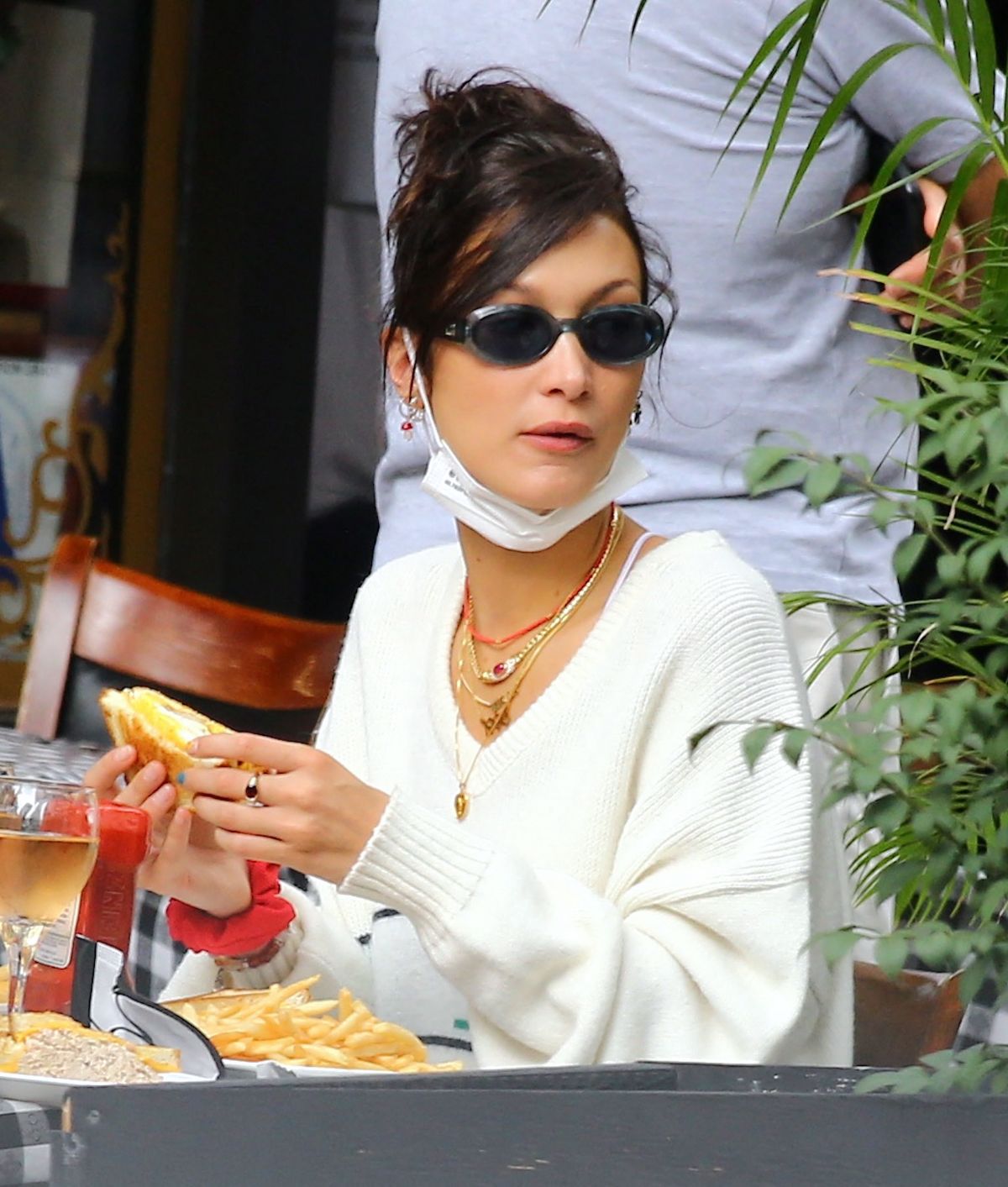 Bella Hadid eating french fries at Three Guys in New York 2020/09/24 6