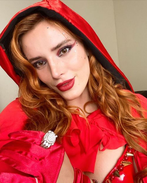 Bella Thorne as Red Riding Hood Instagram Photos 2020/10/25