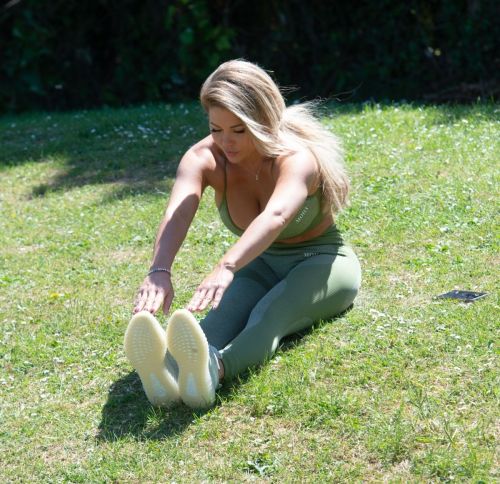 Bianca Gascoigne Workout at a Park in London 2020/10/01 7