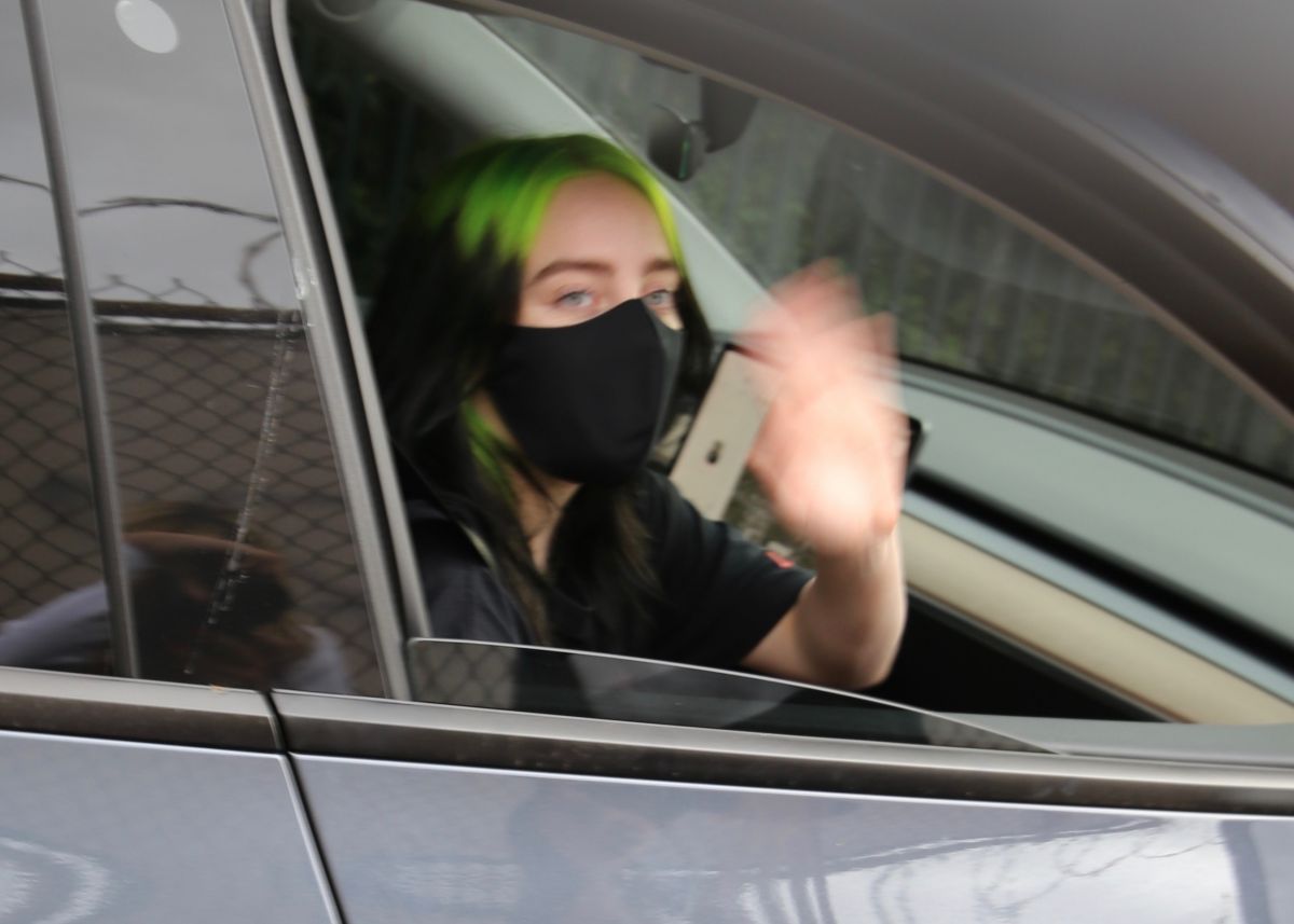 Billie Eilish Out After Her Virtual Concert in Los Angeles 2020/10/24 2