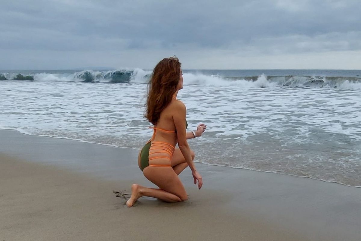 Blanca Blanco in Bikini Out on the Beach in Malibu 2020/10/24 1
