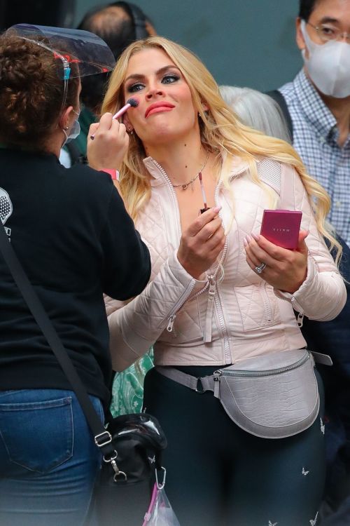 Busy Philipps on the Set of Girls5Eva in New York 2020/10/22 2