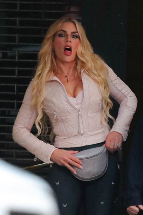 Busy Philipps on the Set of Girls5Eva in New York 2020/10/22 12