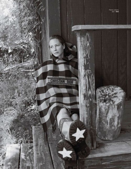 Christy Turlington in Instyle Magazine, Russia November 2020 5