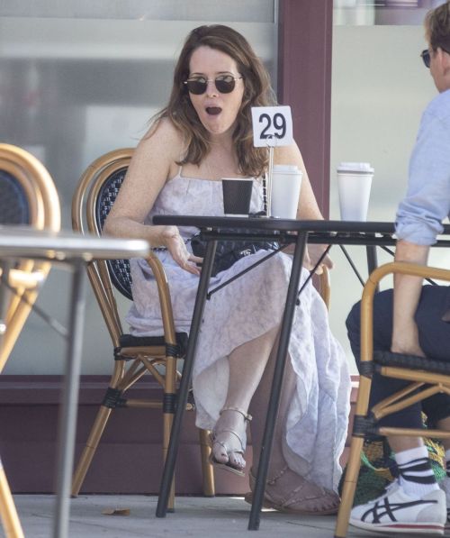 Claire Foy Out for Coffee in Hampstead 2020/09/14 6