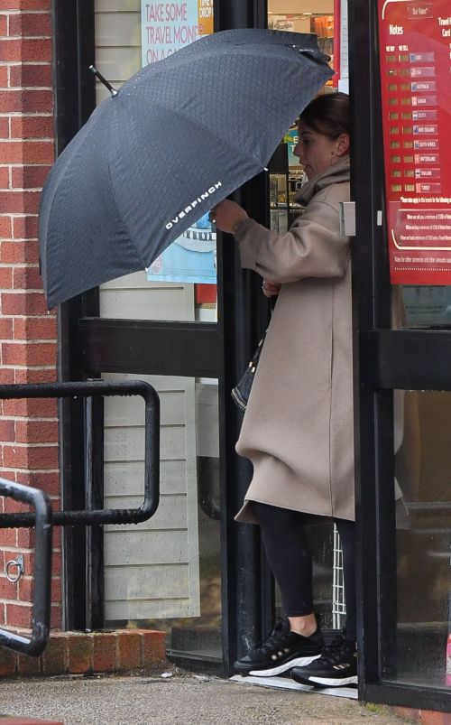 Coleen Rooney Out and About in Alderley Edge 2020/10/23 1