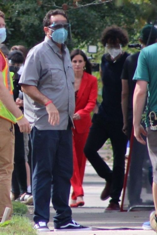 Courteney Cox on the Set of Scream 5 in Wilmington 2020/10/22