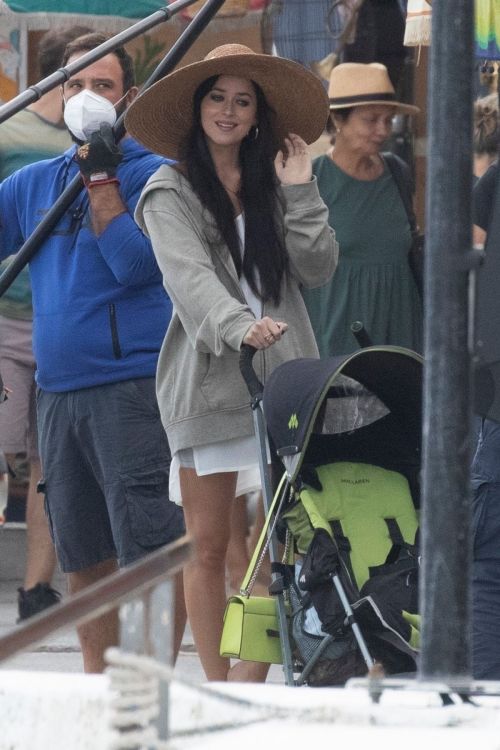 Dakota Johnson on the Set of The Lost Daughter in Greece 2020/10/20 3