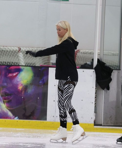 Denise van Outen at Dancing on Ice Rehearsal in London 2020/10/21 3