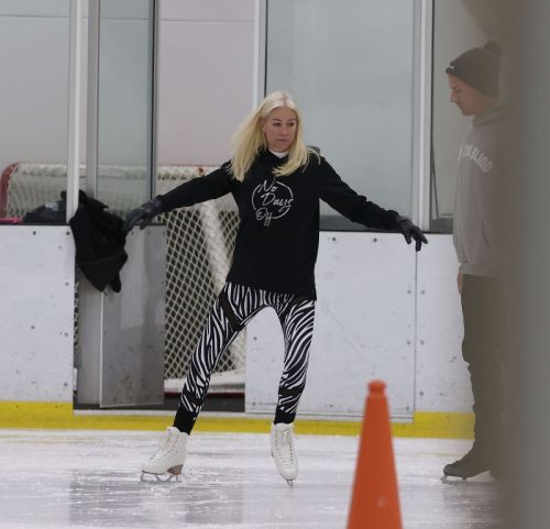 Denise van Outen at Dancing on Ice Rehearsal in London 2020/10/21 7