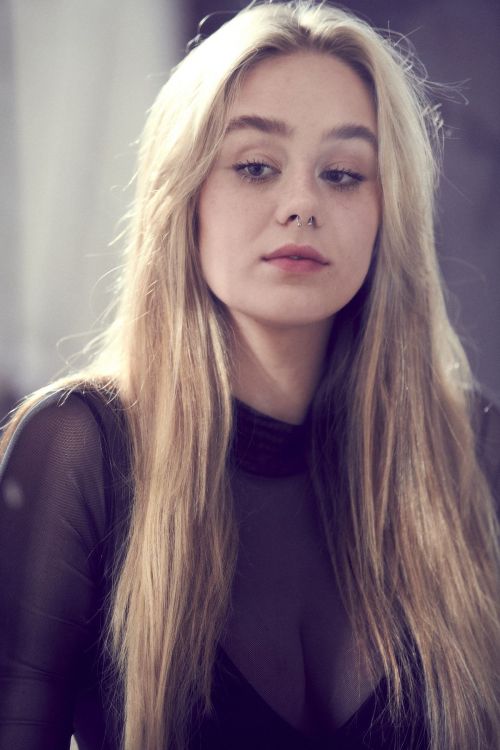 DeVore Ledridge at a Photoshoot, October 2020 Issue