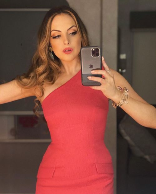 Elizabeth Gillies Shared Photos in Instagram 2020/10/24 1