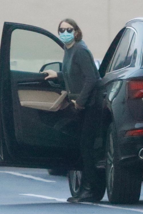 Emma Stone Arrives at Appointment in Los Angeles 2020/10/22 5